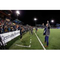 Colorado Springs Switchbacks FC salutes the crowd vs. Rio Grande Valley FC